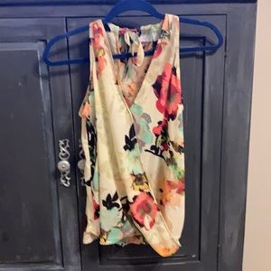 Tie back halter
PRICE DROP!
